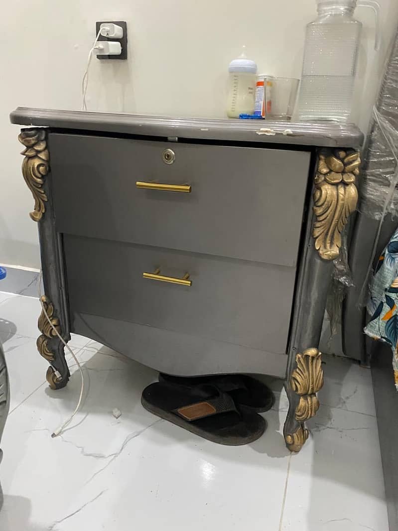 Bed side table dressing table 5