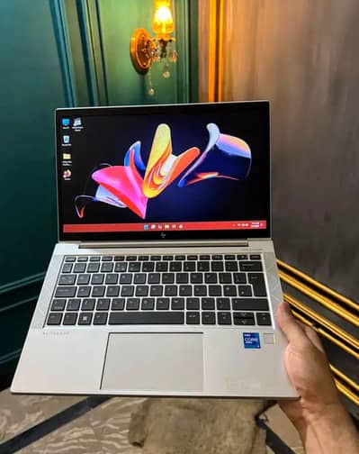 HP elite book 830 G8