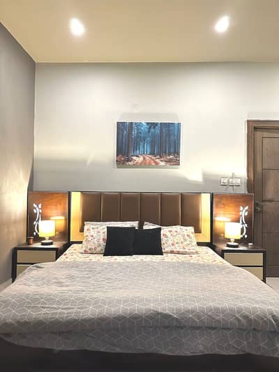 Luxury Bed Set / king size / double bed /side tables + side table lamp