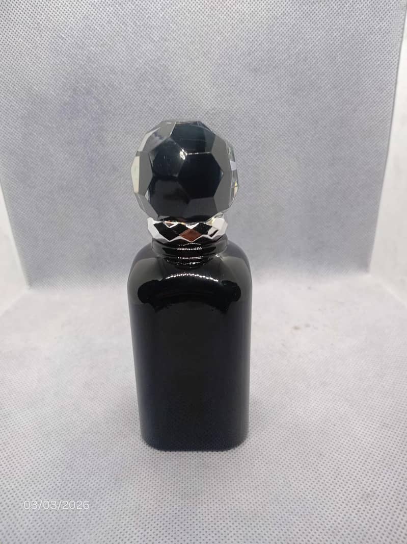Premium Glass Perfume Bottle – Elegant Design 1