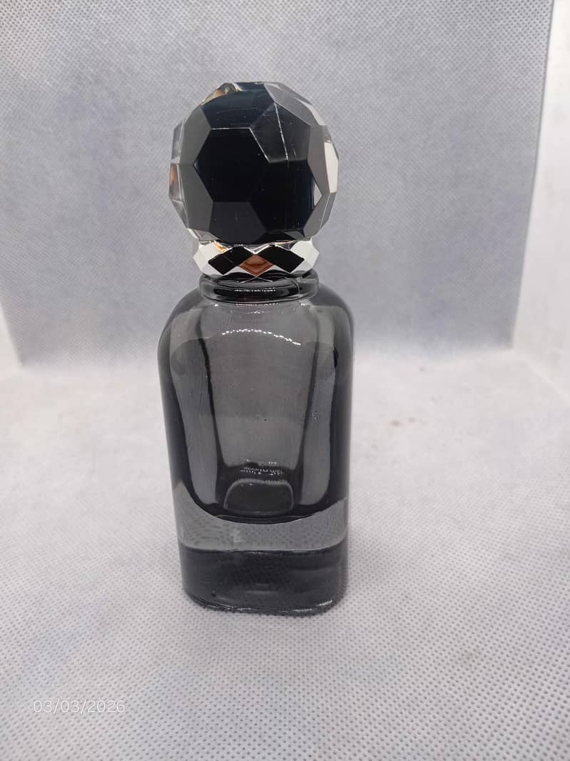 Premium Glass Perfume Bottle – Elegant Design 2