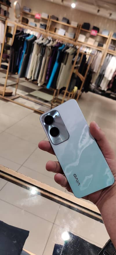 vivo y18 with box 03094655554 is num pay rabta kry thanks