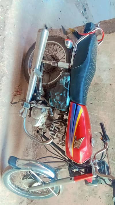 Honda 125 selling