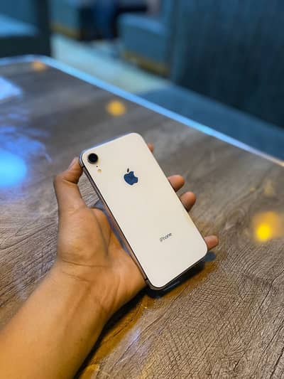 Apple iPhone XR factory unlock 64 jb