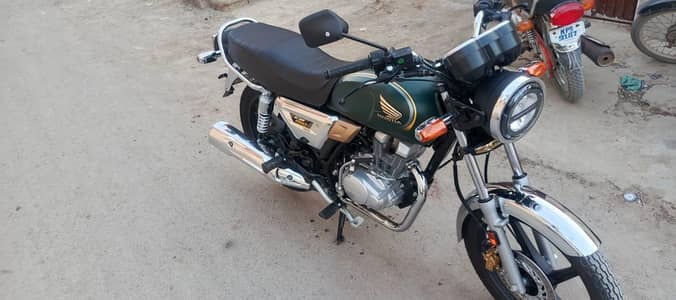 Honda rebel cg 150 almost new.