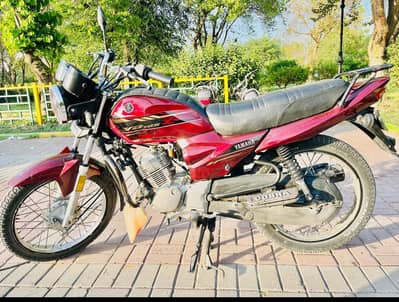 yamaha YB 125Z  in lush condition
