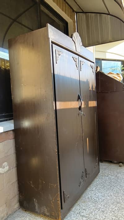 almari double door baby Court iron new condition