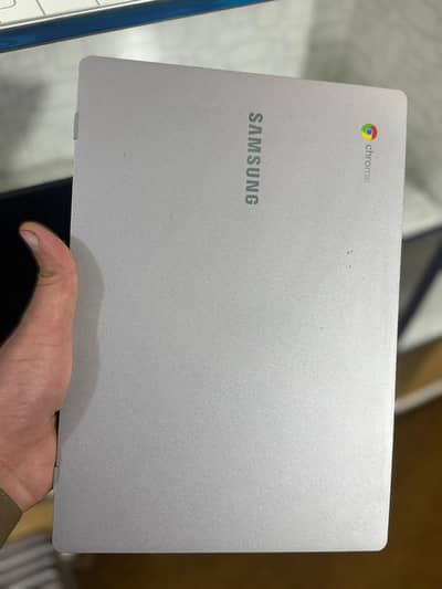 Sausung chrome book Update 2029
