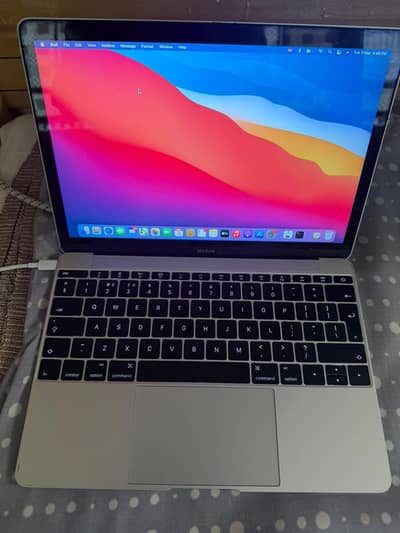 MacBook 12inch Retina early 2015/8gb ram, 512gb ssd, slim and portable
