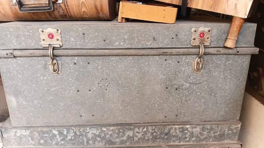 heavy iron paiti and trunk