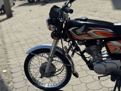 Honda 125 urgent sale | 2022 model | lush condition | new tyres