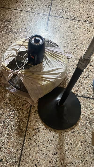 Pedistal fan bracket fan