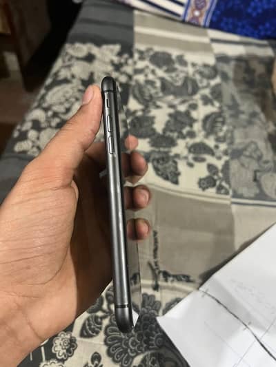 IPHONE 11 64gb WITH BOX