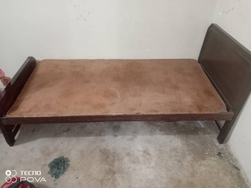 Single bed 0