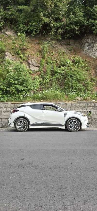 Toyota C-HR GLED 2017