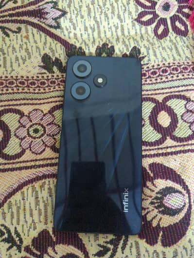 Infinix Hot 30 8/128.