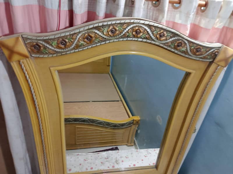 bed and dressing table 3