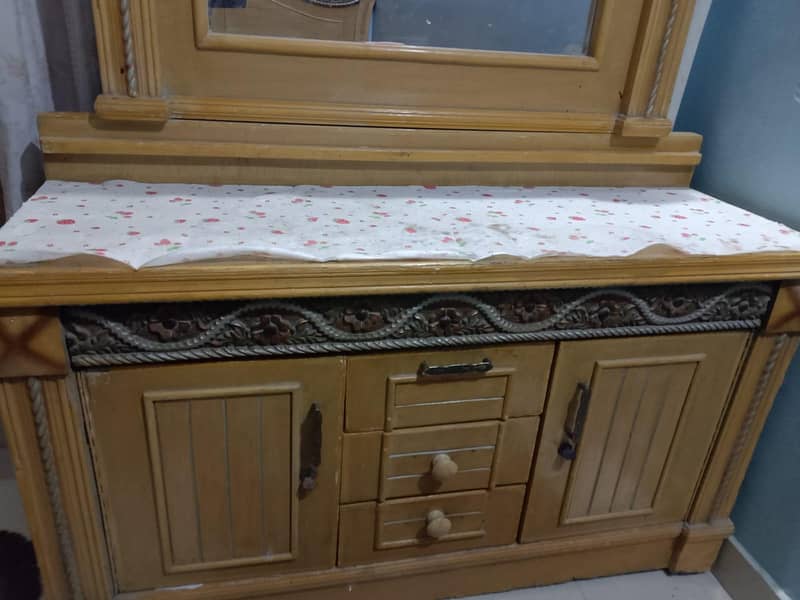 bed and dressing table 5