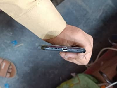 I phone xr jv 64 gb 10/9