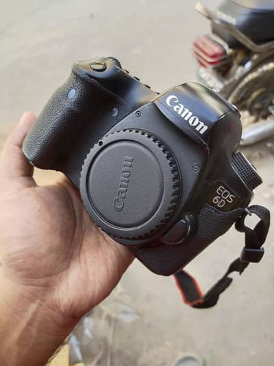 Canon 6D Body 9/10 Condition With Battery Charger Strep For Sale