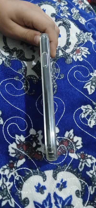 APPLE IPHONE XR 64 GB LESS USED NON PTA