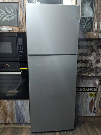 Bosch KDN55NL20M free-standing fridge-freezer w/freezer at top