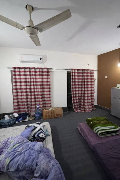 1 Room Attached Washroom for Rent Near Emporium Mall J2 Block