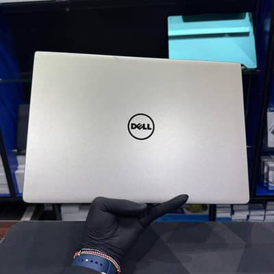 Dell Inspiron 14-7472 i7-8th generation 8GB ram 256gb SSD anti clear