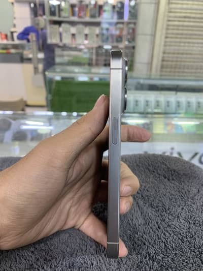 15 pro Factory unlocked 512gb Natural Titanium