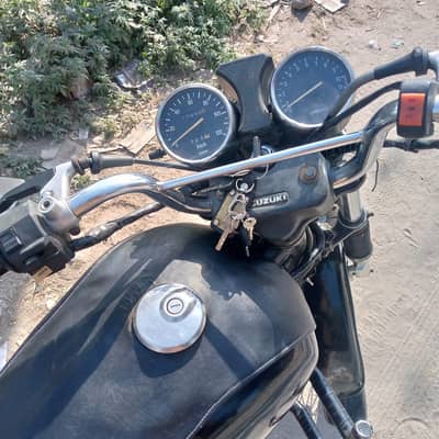 i am selling Sazuki Gs 150 Taurist and Long root bike