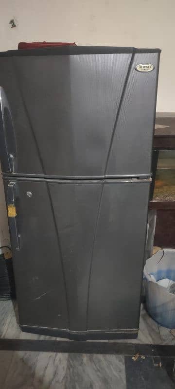 waves fridgh in good condition