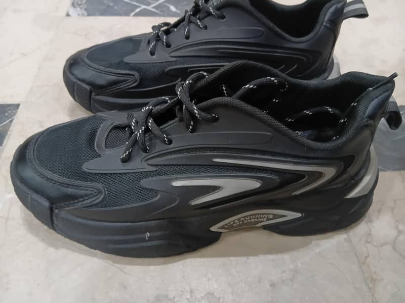 IMPORTED SHOES 0