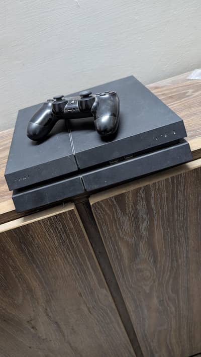 PS4 500 GB (1200 SERIES) WITH BOX AND GAMES