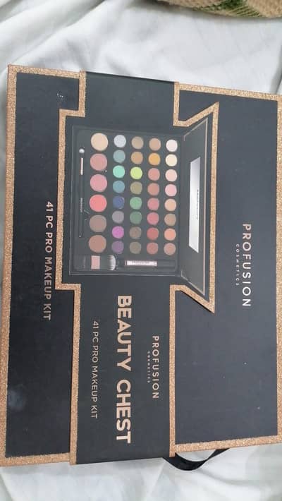 profusion set eye shadows lip gloss and brush