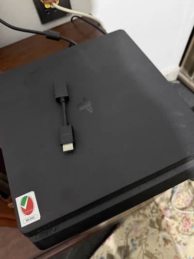 Play station 4 slim
