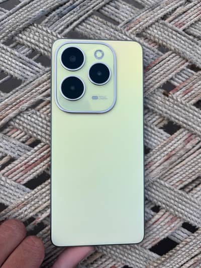 Infinix hot 40 8+8/256