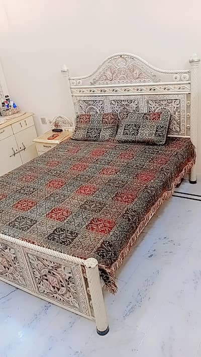 IRON BEDROOM SET FOR SALE