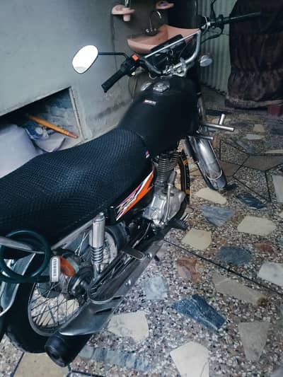 honda 125 out class 100. Percent original condition