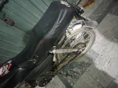 hero bike hai add acha sa parh lay Pura03705501234