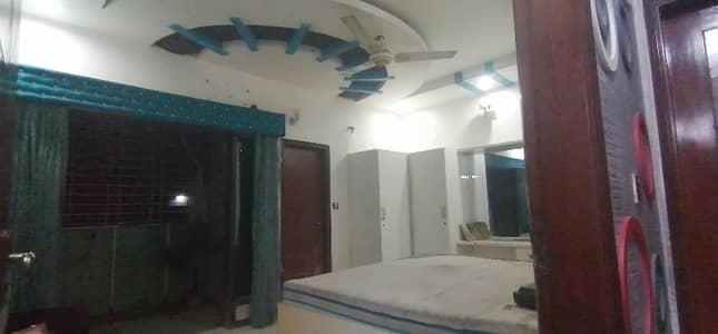 Portion separate excellent condition Next to main road first street Ideal location