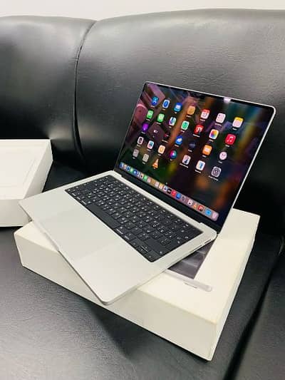 Apple MacBook M3 pro chip 1TB