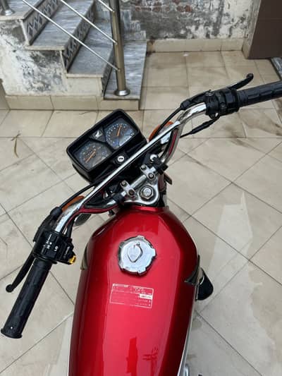 125 2023 model urgent sale