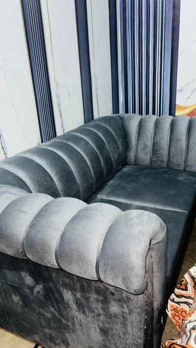 4 seater sofa full new well furnished only 2 day use