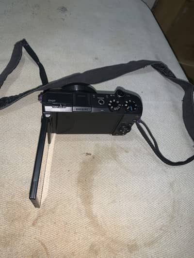 Samsung EX2F F1.4 Bright Lens Camera