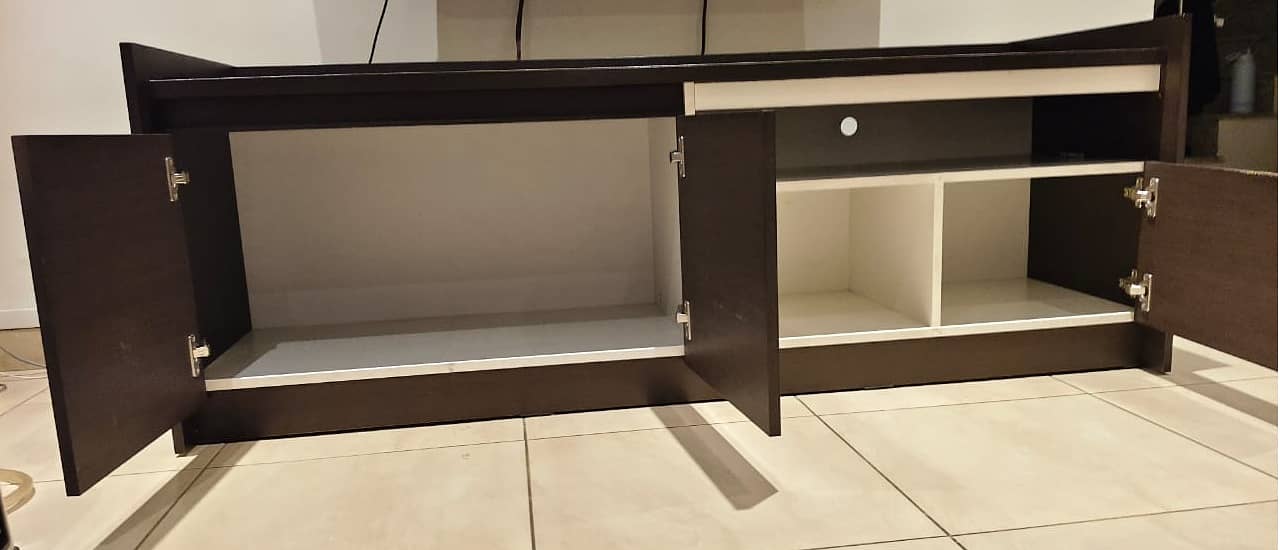 TV console 4