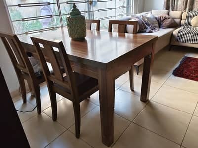 Used Dinning Table with 4 chairs