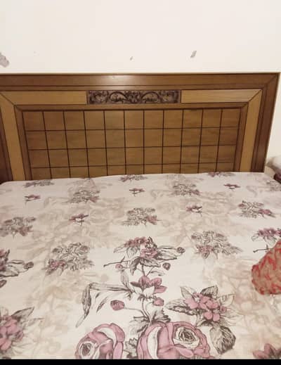 Bed Set – Excellent Condition – Stylish & Sturdy