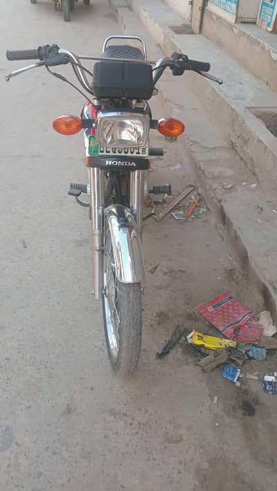 Honda CG  125 for sale mdal 2017  janian book file biomatric avaliable