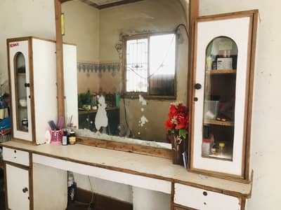 Dressing counter with mirror and cuboards