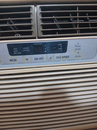 For Sale: Frigidaire Window AC + Voltage Converter Brand: Frigidaire M